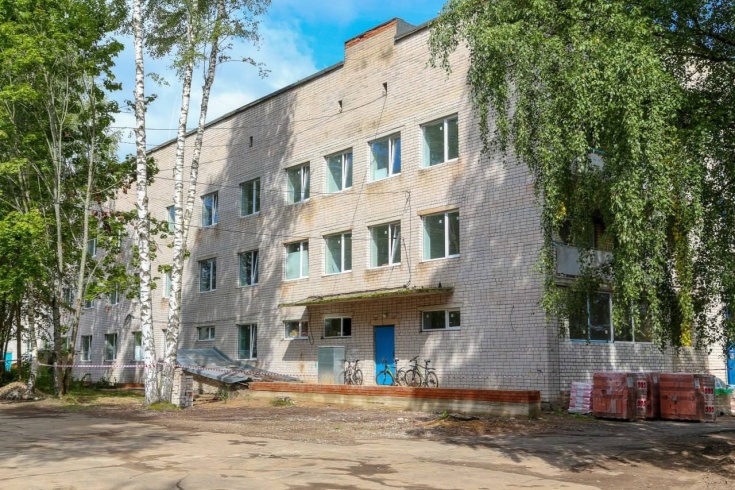 В Демянской центральной районной больнице ведется ремонт терапевтического отделения